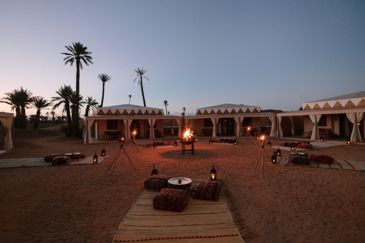 Barceló Palmeraie Oasis Camp in Marrakesch Abenddämmerung