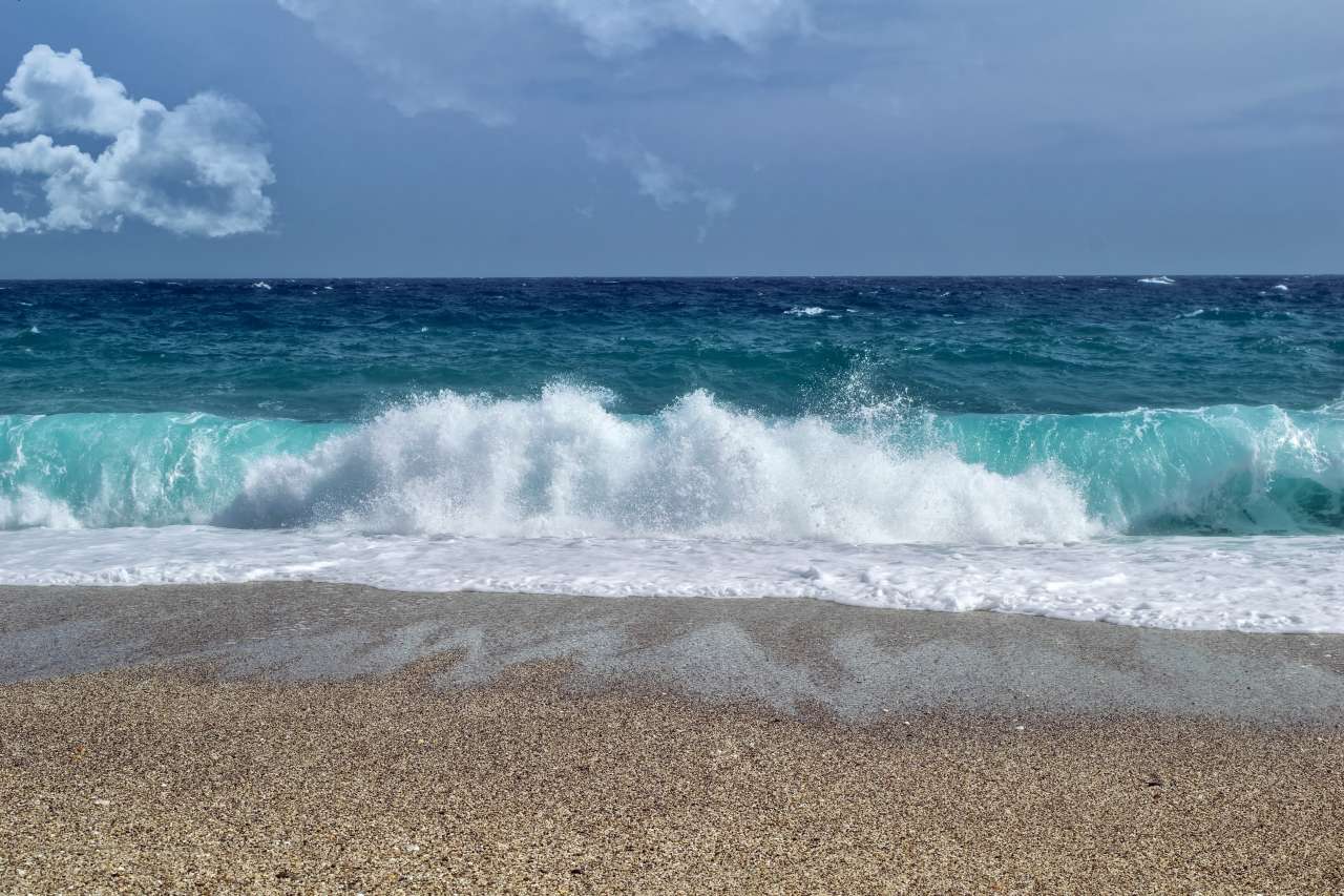 Brandung an einem Strand Costa Almeria