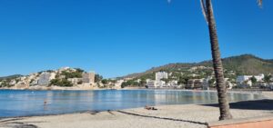 Bucht und Strand von Paguera
