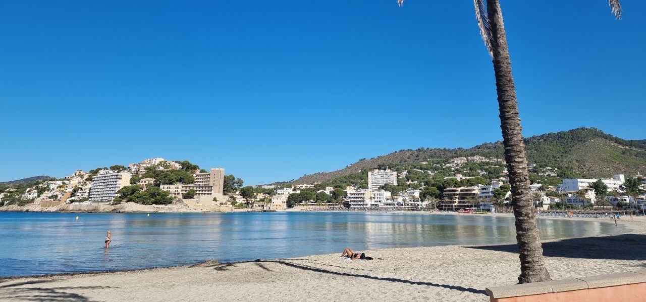 Bucht und Strand von Paguera