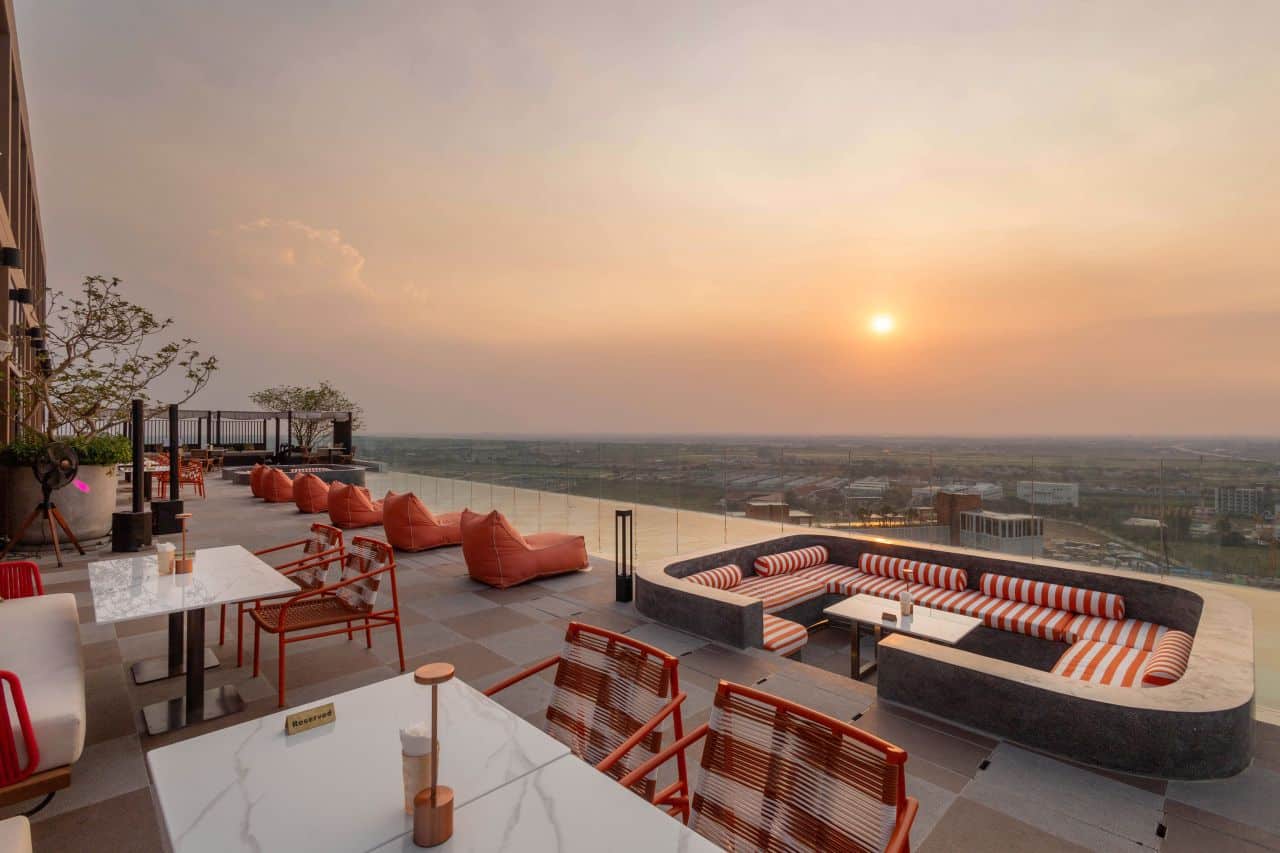 Centara Ayutthaya Dachterrasse Weitblick