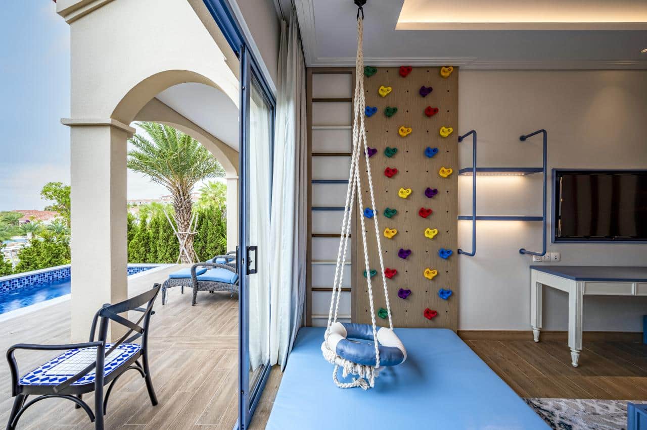 Centara Grand Mirage Resort Mui Ne Suite mit Kletterwand