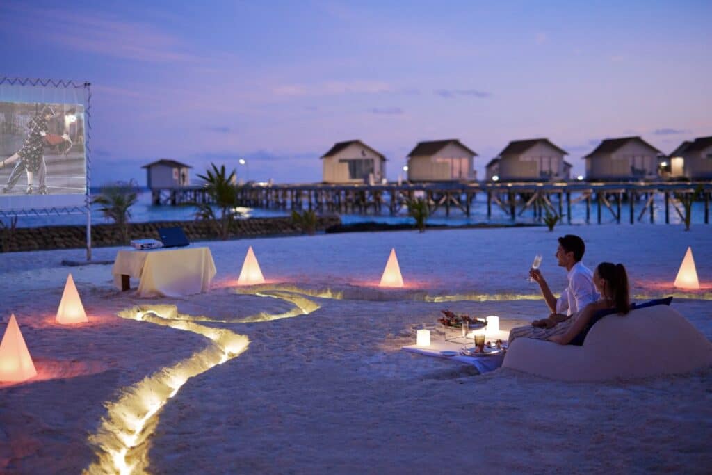 Centara Ras Fushi Resort Open Air Kino
