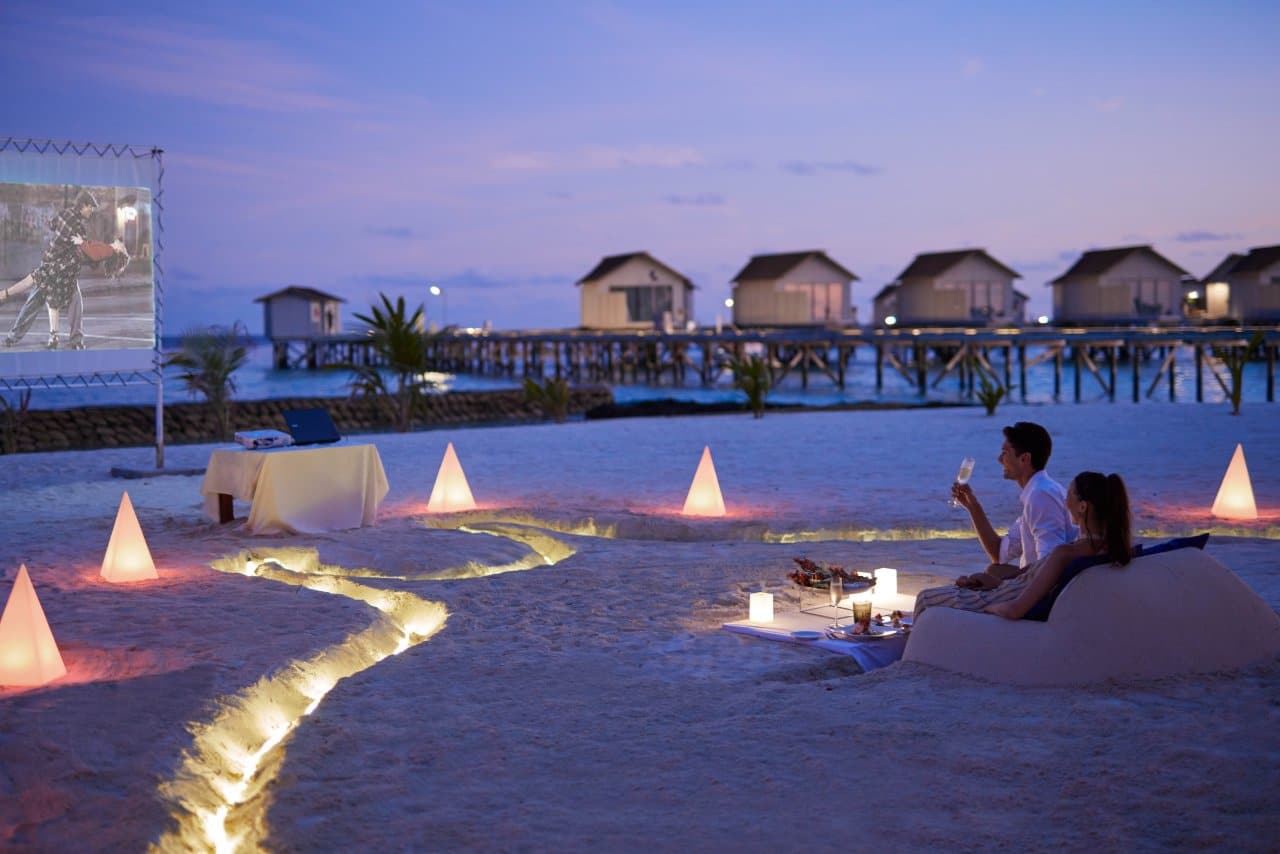 Centara Ras Fushi Resort Open Air Kino