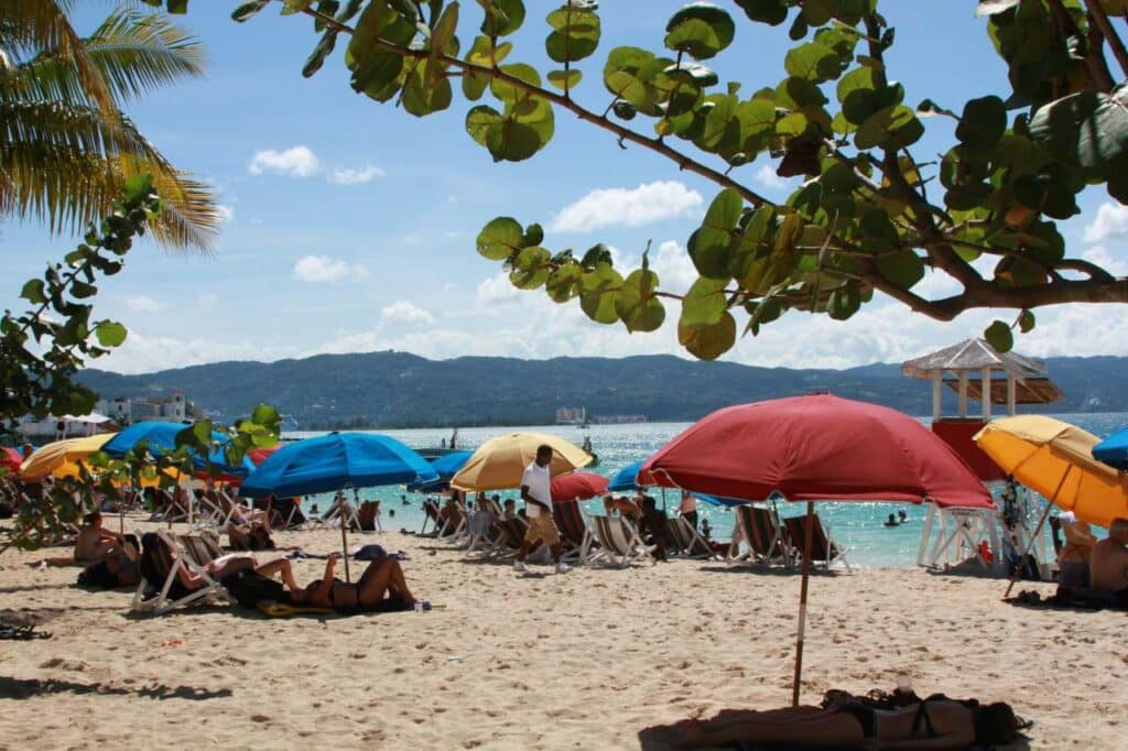 Entspanntes Strandleben in Montego Bay