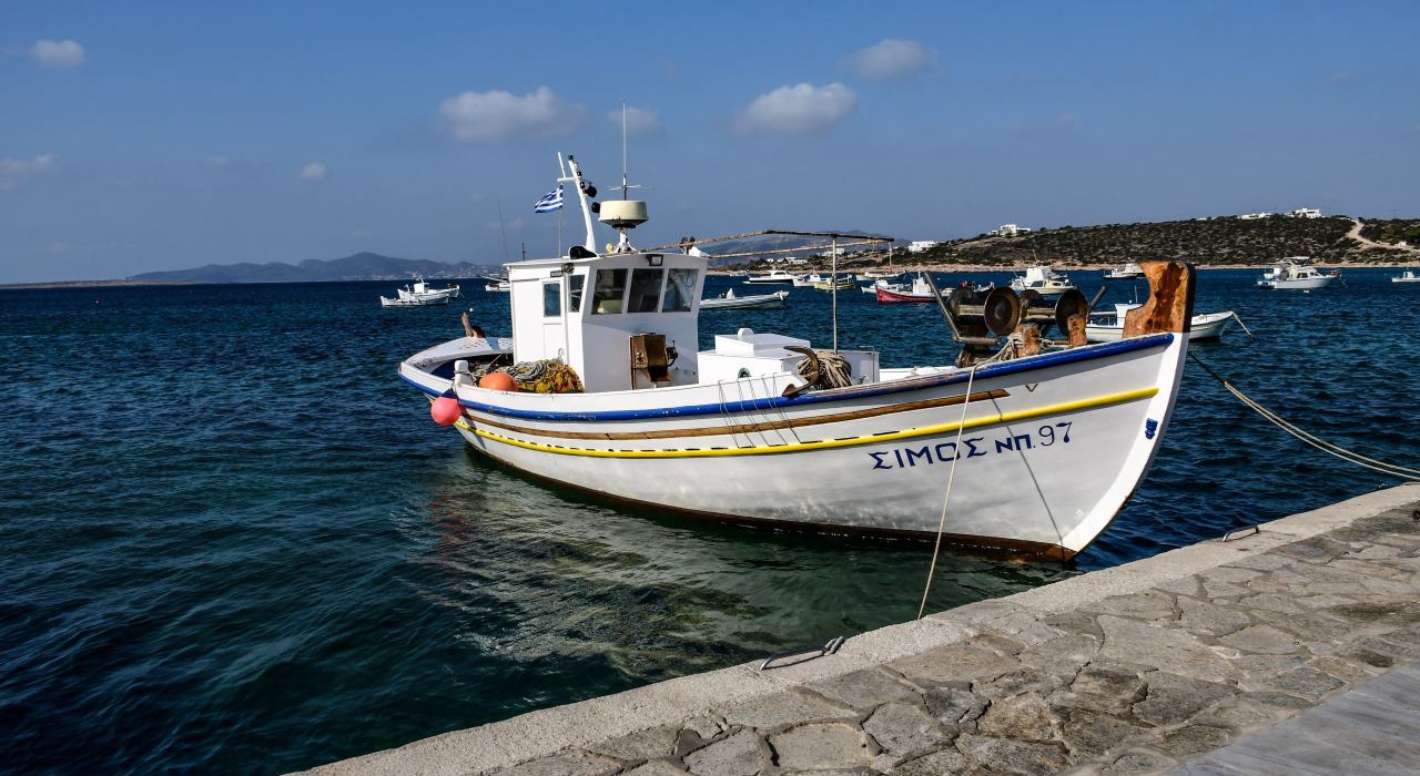 Fischerboot auf Paros
