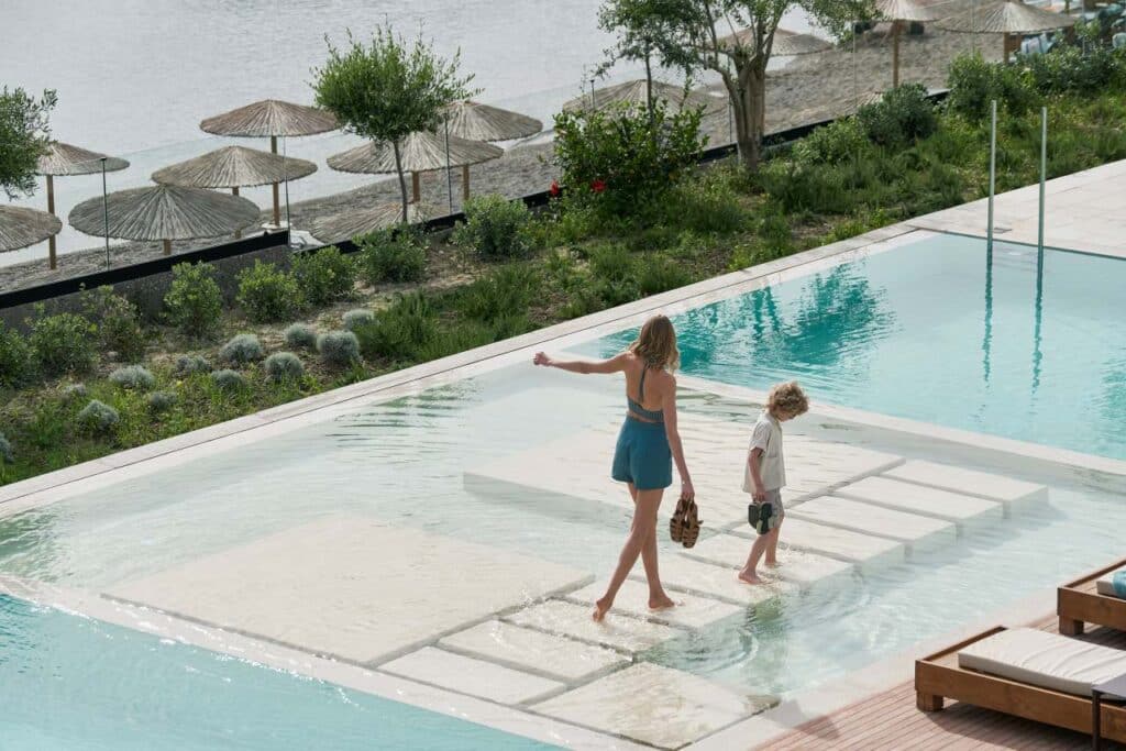 Helea Lifestyle Beach Resort Strand und Pool