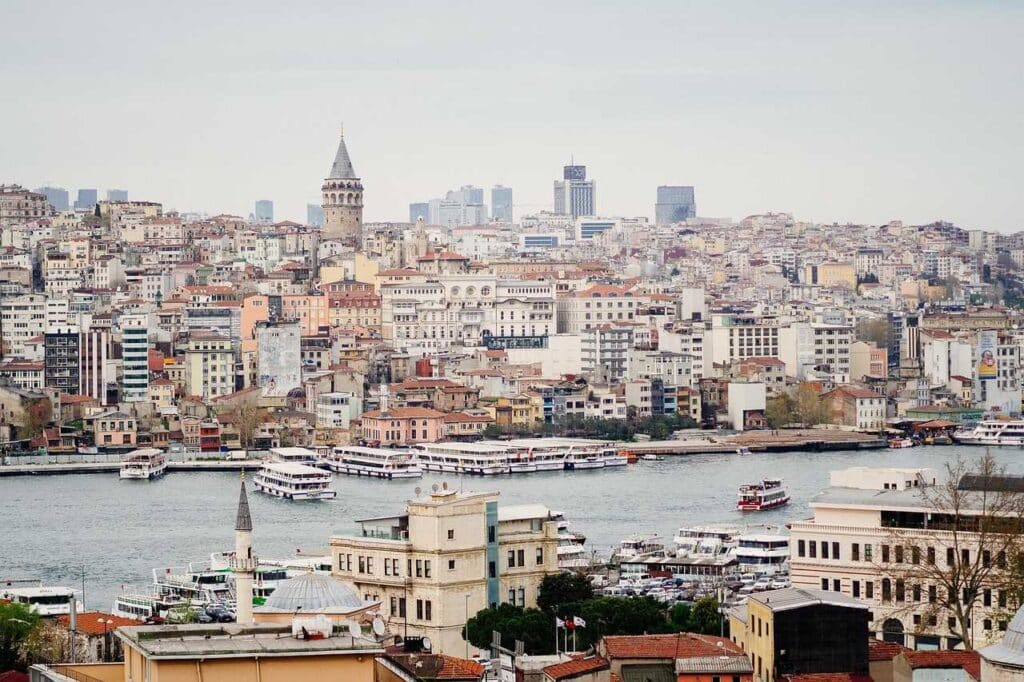 Istanbul Millionenmetropole am Bosporus