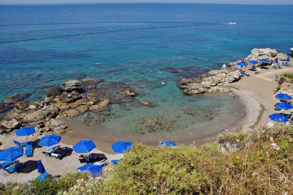 Kallithea Rhodos Bucht mit Kieselstrand