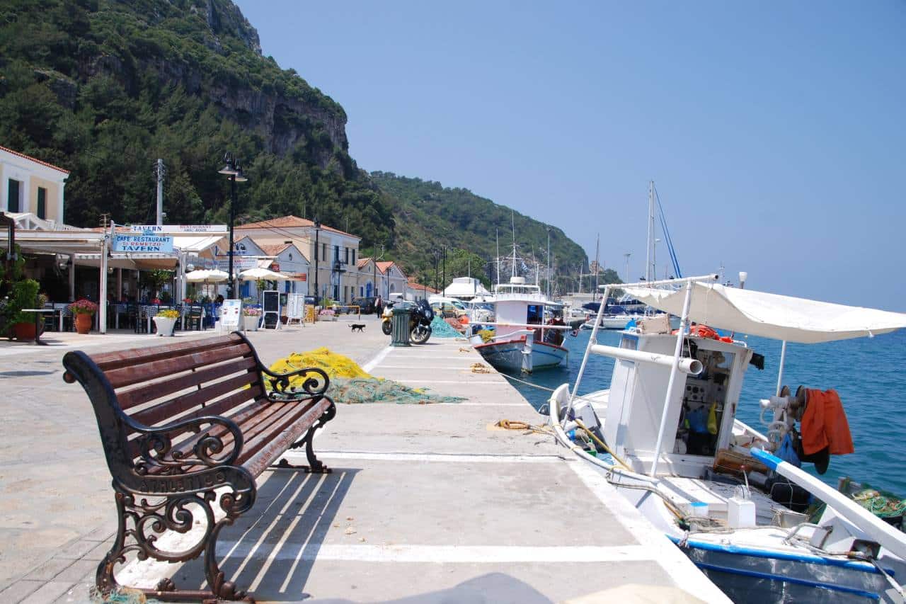 Karlovassi Hafenpromenade