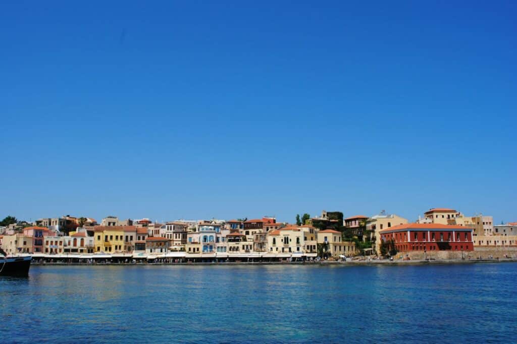 Küstenline mit Promenade von Chania