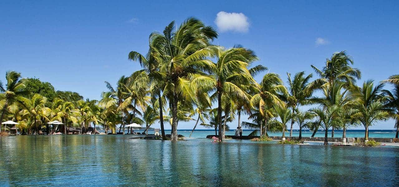 Mauritius Poollandschaft Badeurlaub