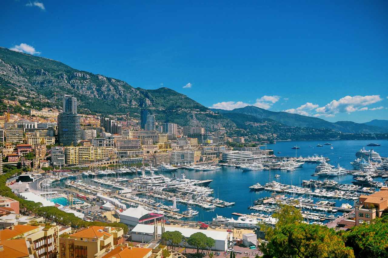 Monaco Hafen mit Luxusyachten