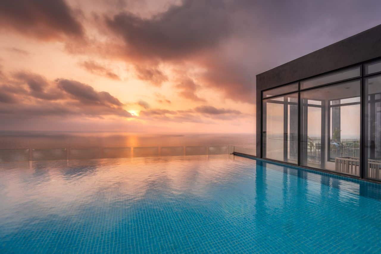 NH Collection Colombo Pool mit Aussicht