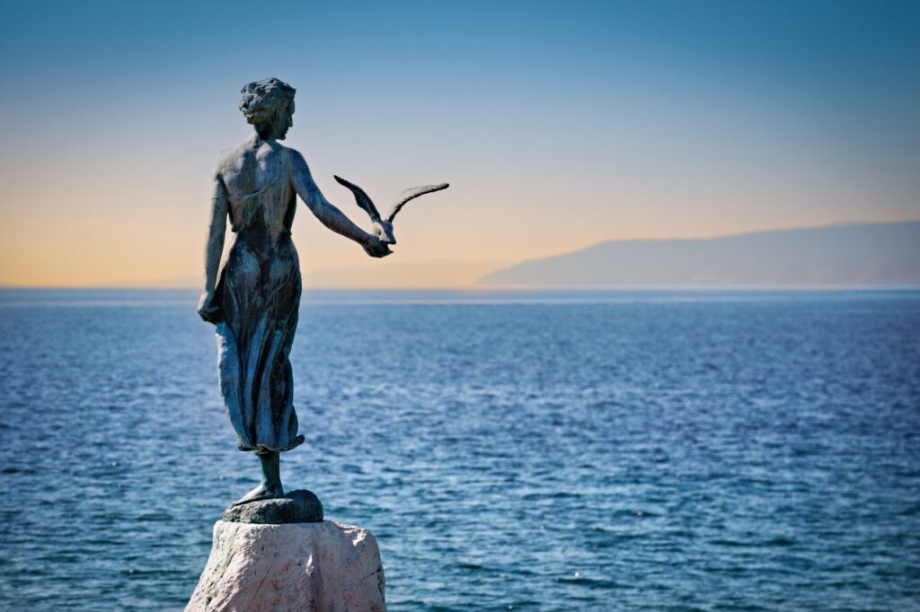 Opatija Mädchen mit Möwe