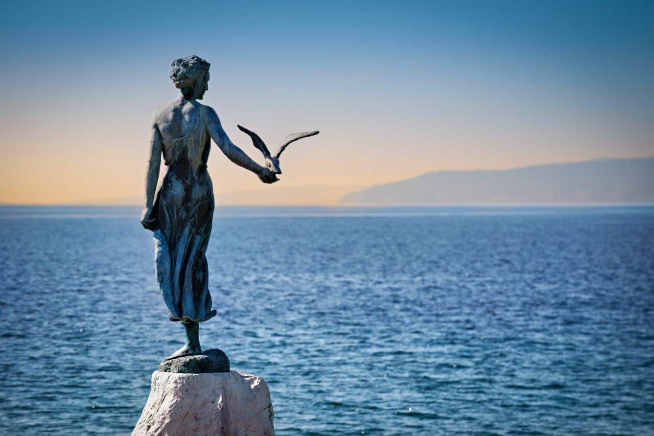 Opatija Mädchen mit Möwe
