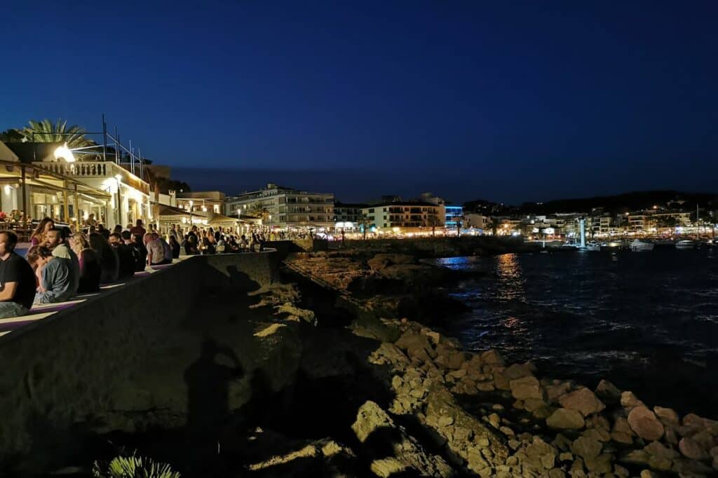 Promenade von Cala Ratjada in den Abendstunden