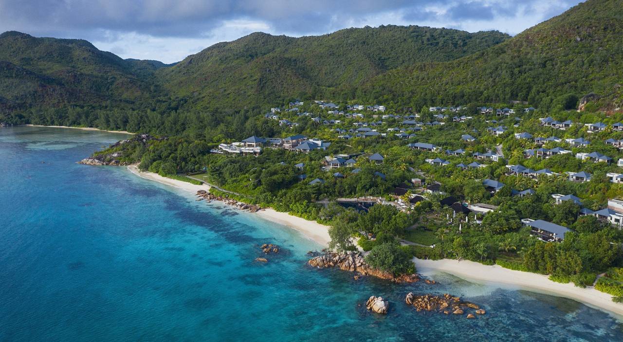 Raffles Seychelles am Traumstrand Anse Lazio