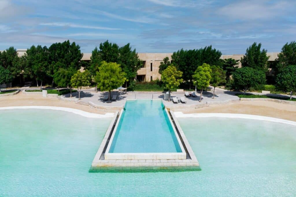 Zulal Wellness Resort by Chiva-Som Infinity Pool