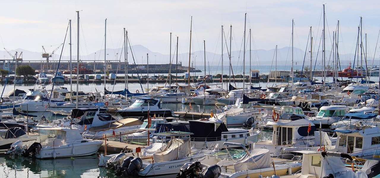 Boote im Hafen von Port d'Alcúdia
