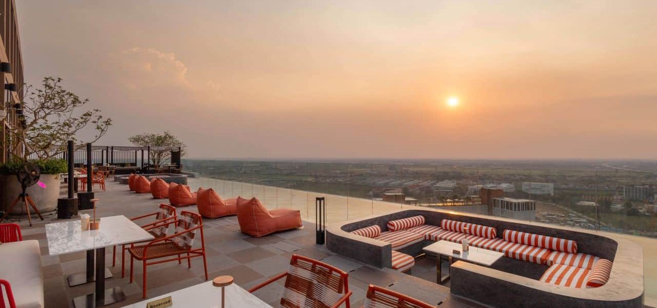 Centara Ayutthaya Dachterrasse Weitblick