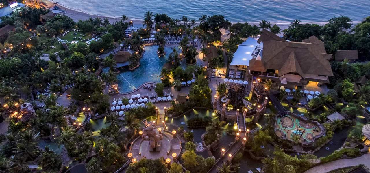 Centara Grand Mirage Beach Resort Pattaya direkte Strandlage