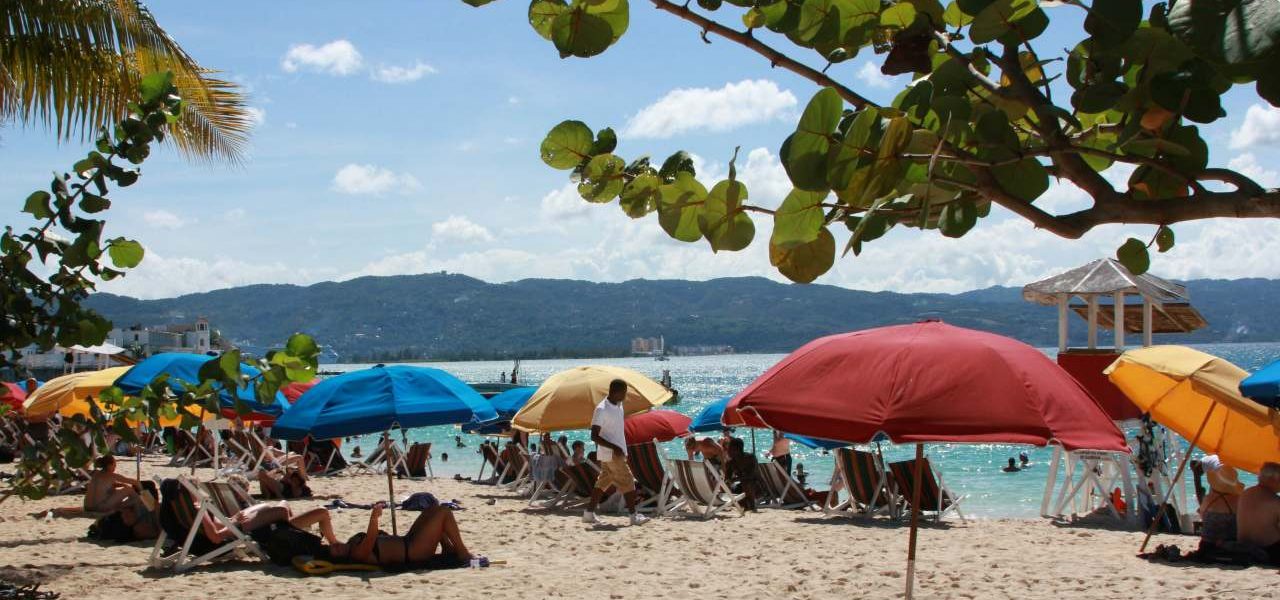 Entspanntes Strandleben in Montego Bay