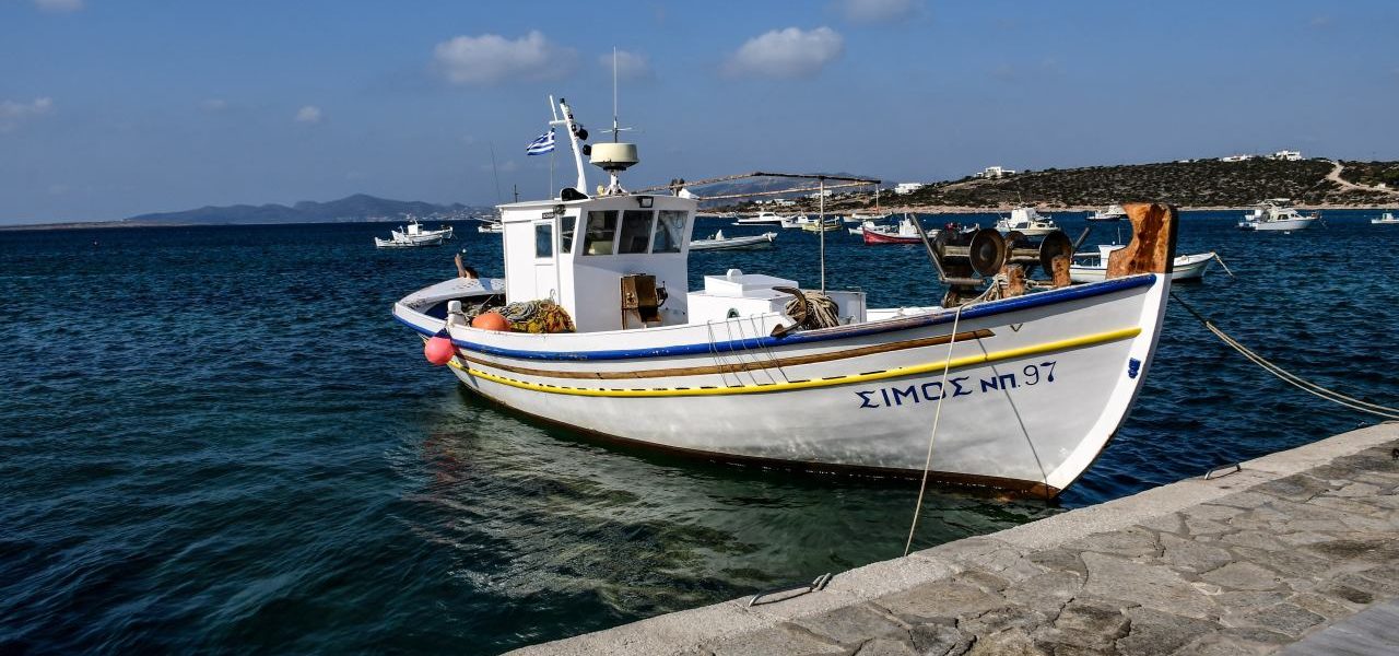 Fischerboot auf Paros