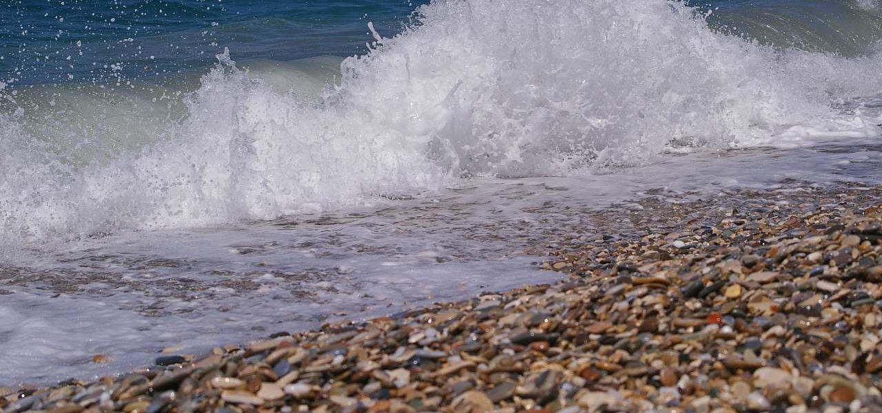 Grober Kieselstrand auf Samos