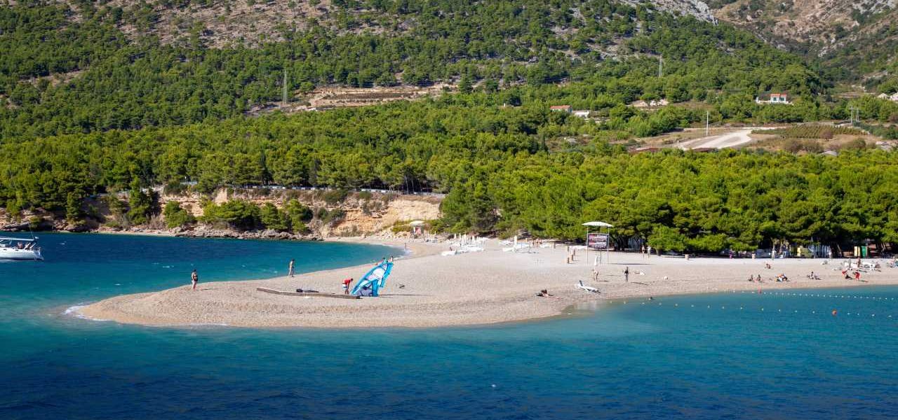 Insel Brac traumhafter Küstenabschnitt