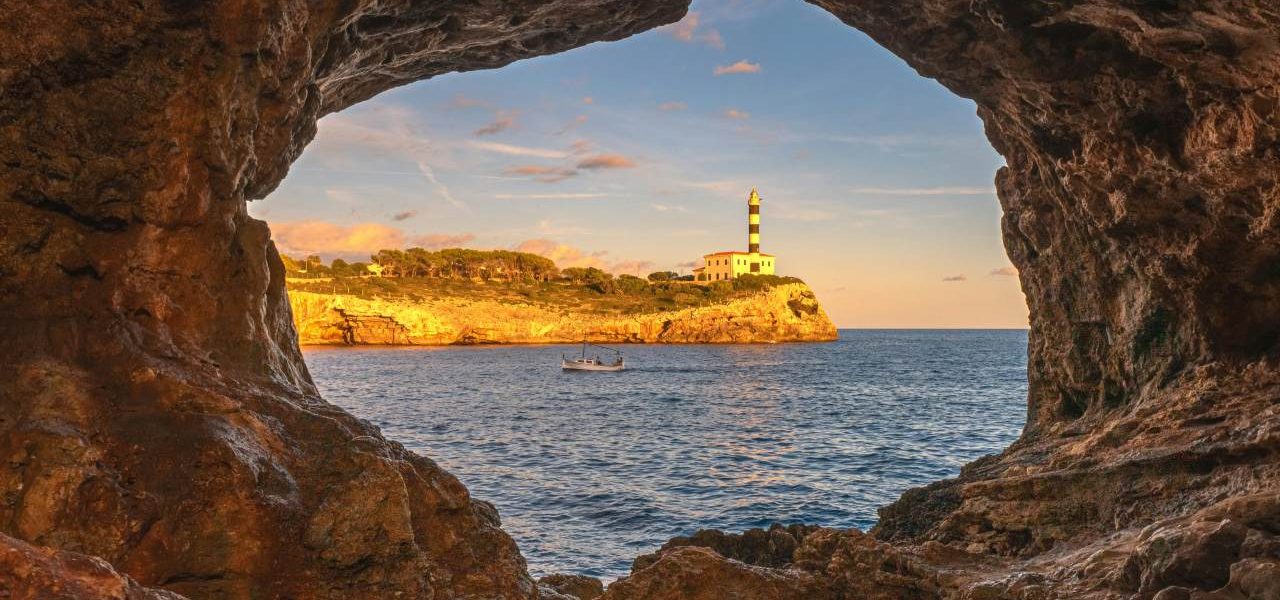 Leuchtturm und Hafeneinfahrt Portocolom Leuchtturm und Hafeneinfahrt Portocolom