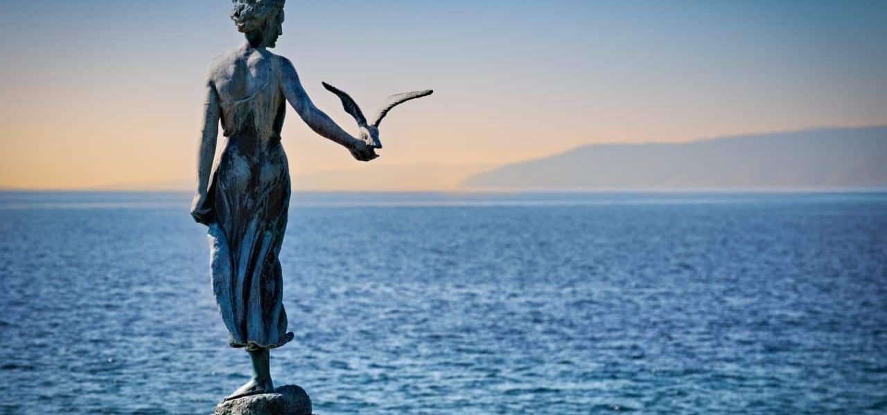Opatija Mädchen mit Möwe