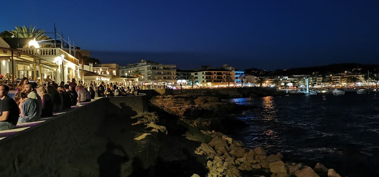 Promenade von Cala Ratjada in den Abendstunden