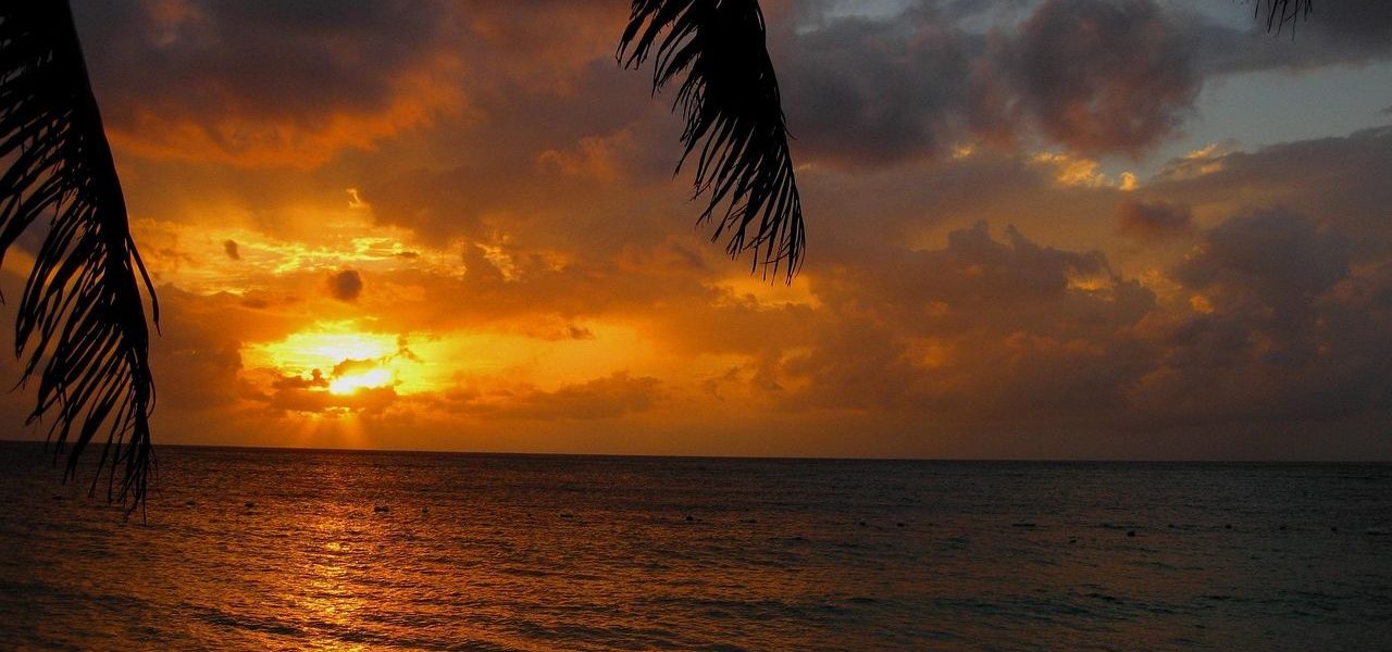 Sonnenuntergang im Süden der Dominikanischen Republik