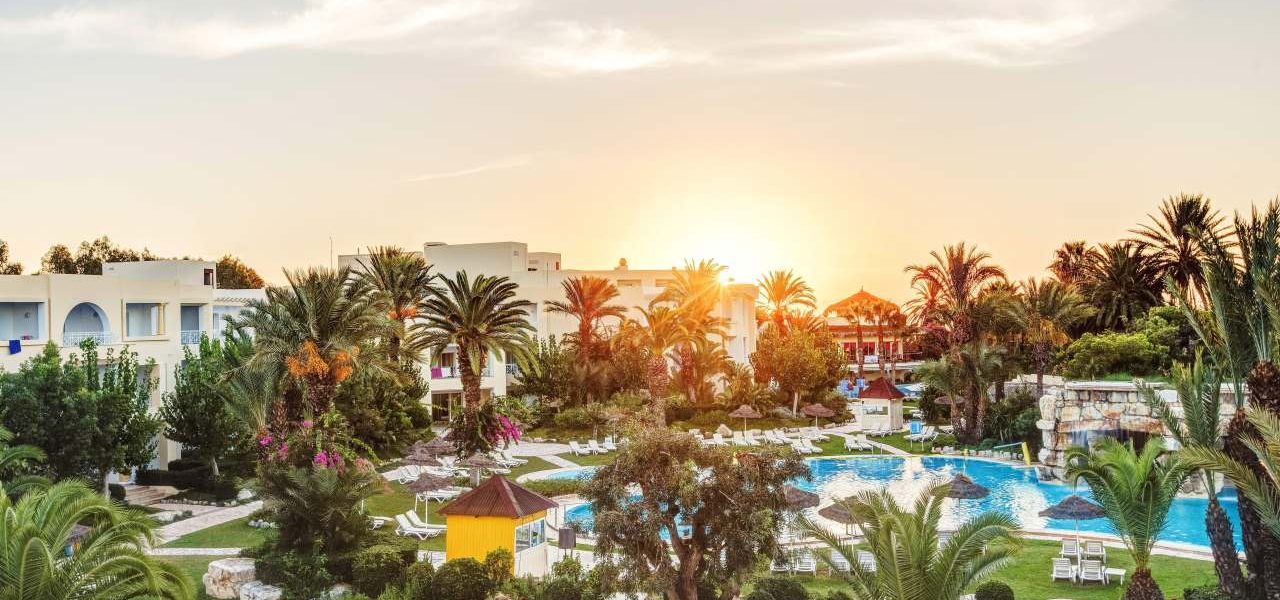 TUI Magic Life Africana mediterraner Garten und Pool