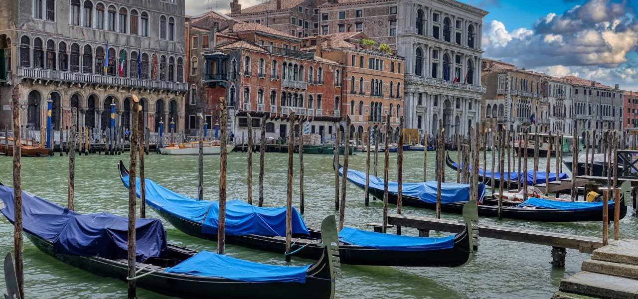 Venetien Gondeln auf dem Canale Grande